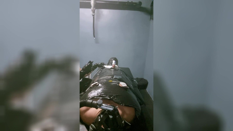 Madame Moira Dominatrix: Der Hilflose Sklave Leidet Bei Einer Harten Erweiterung Mit Einer...
