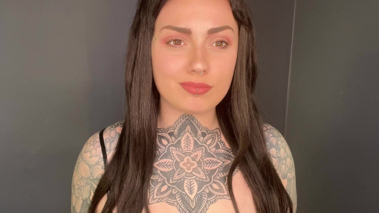 Miss Valentina: Pohladil ji