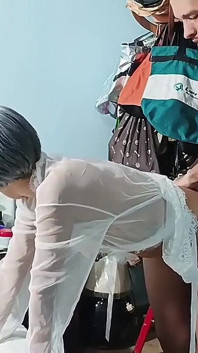 Menikmati pepek ibu tiri saya sekali lagi.