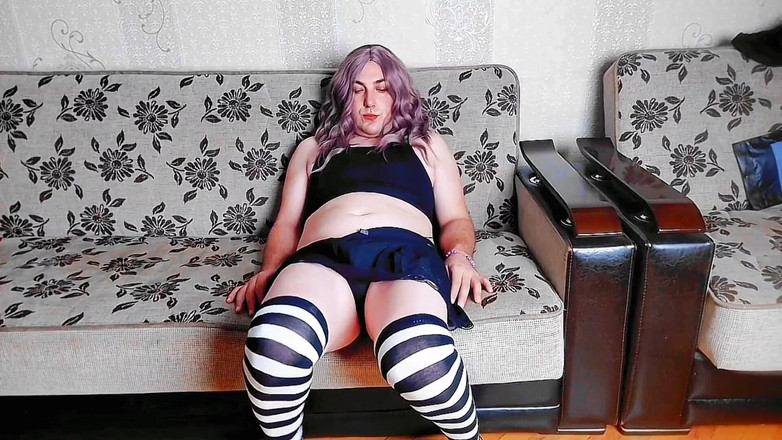 Kitty_Cross: Коротка спідниця, довга ніч