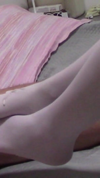 MILF Footjob and Cumshot on Pantyhose