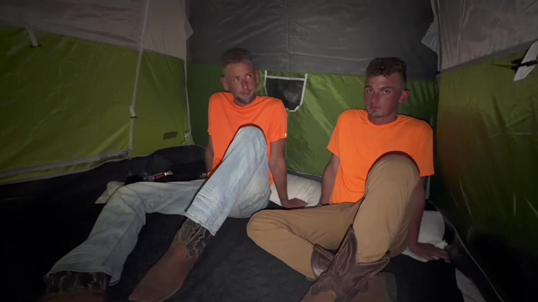 BreedinBros: Kempování bez sedla: Gay za pay Pt 1