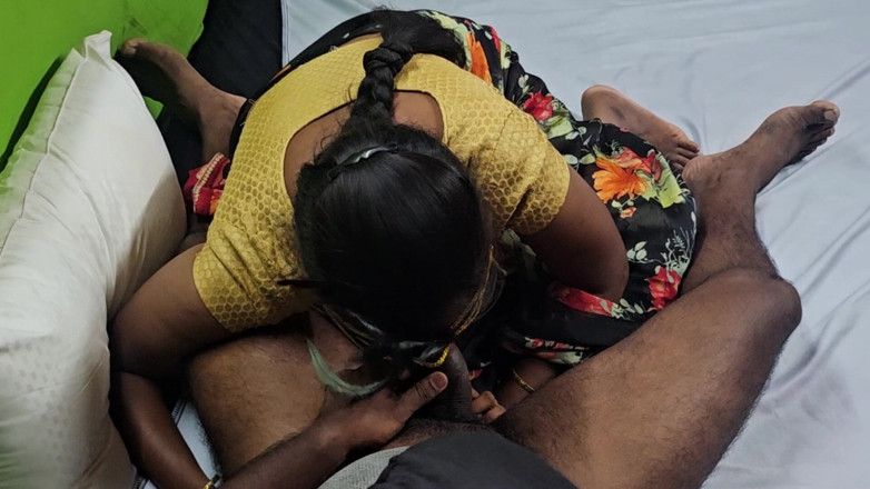 Tamilnilavu: Gospodină tamilă timidă care face o muie sexy pentru prietenul...