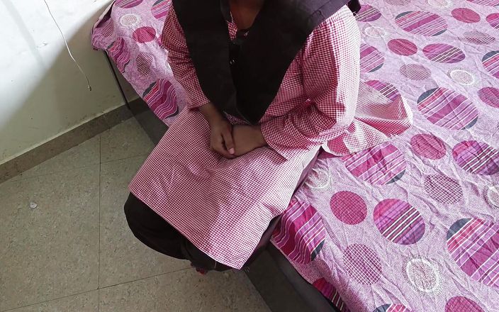 Sakshi Pussy: Індійська студентка сільського коледжу була болісно трахнута з хлопцем в позі раком