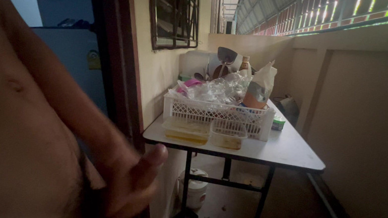Num: Thai Students Pull off the Back of the Dormitory