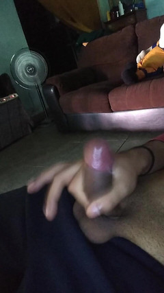 AlexAlejandro13: Menikmati Di Sofa