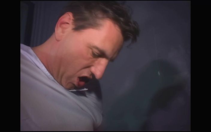 Erotic Planet X: 大鸡巴的病态男人从后面操饥渴的护士