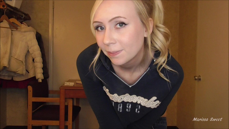 Marissa Sweet: インストラクターのおへそと戦利品の割れ