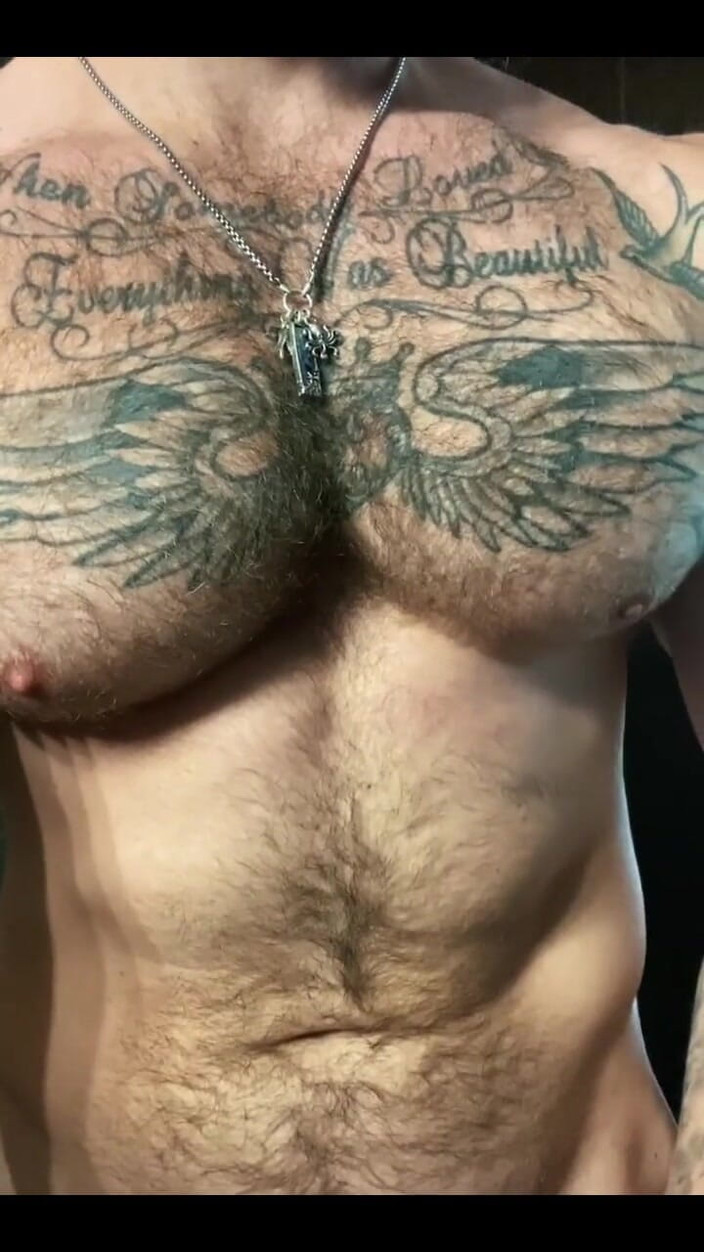 Leo Bayne: Tío. Te juro que mi semen realmente sabe a caramelo