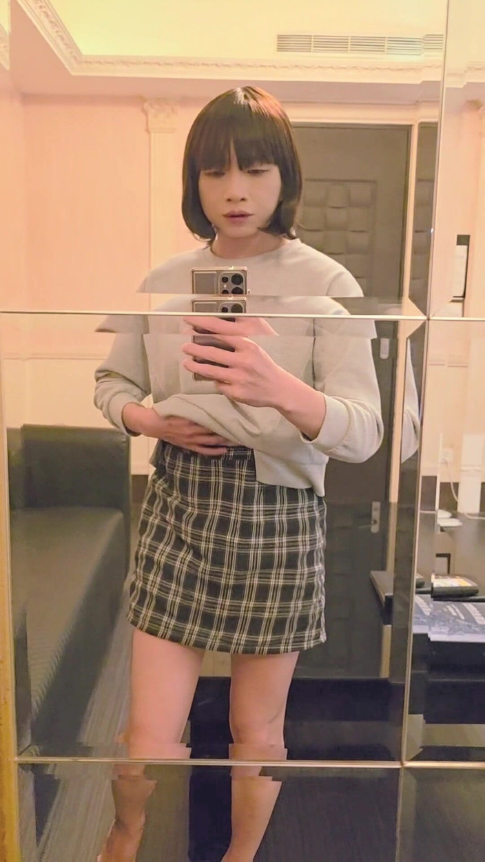 Taiwancdgirl: 전신 거울 앞에서 자위하는 쉬멜 팅수안