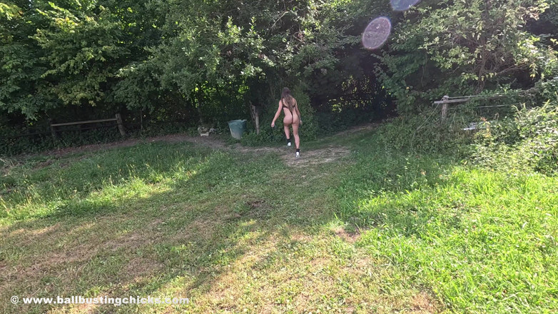 Nude Sportswomen: Tali lompat dan pipi pantat bergoyang