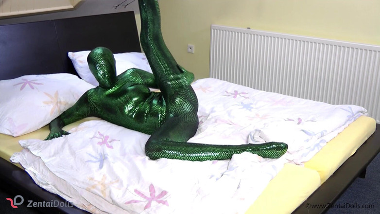 ZentaiDolls: Homemade Video in Spandex