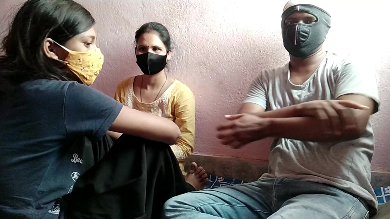 HousewifeGeeta: Seks bertiga dengan adik tiri dan kawan baik audio hindi