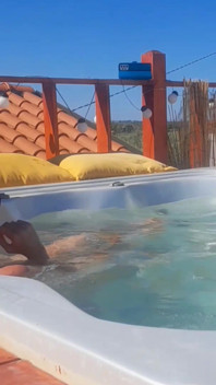 Amadora loira madura esposa gosta de prazer sexual ao ar livre