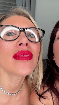 Lip Smelling with Belle Ohara