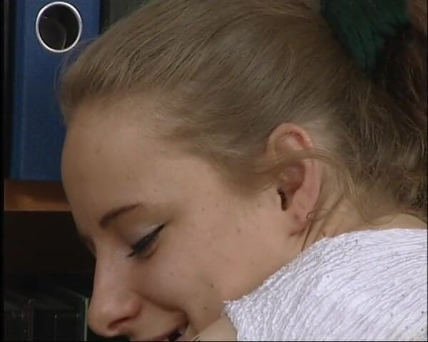 YOUR FIRST PORN: Wir Treiben Im Biuro Meine Stiefschwester - Activitate secretă în Biuro cu...