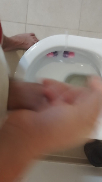 Bayer911: एकल शौचालय हस्तमैथुन