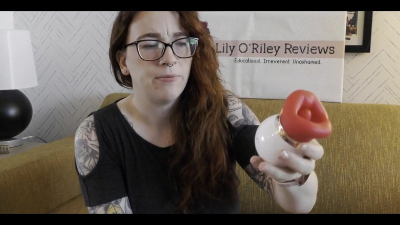Lily O'Riley: NSFW - revisão do vibrador kiss sucking