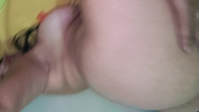 AngyAmazon: 私の黒い雄牛が私のマンコを舐めたり、私のお尻を舐めたりして、ハメ撮りでとても上手いです