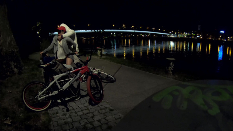 DedeDeville: Дуже Ризикований І Швидкий Аматорський Секс На Публіці З Моїм Зведеним Братом, Вириваючи Оргазм І В Рот. Дада Девіль