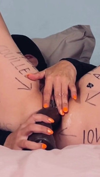 Tina Escribiendo En Mi Cuerpo. Puta Negra Sin Preservativo, Zorra Ofrecida