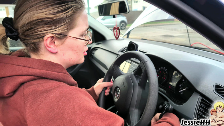 JessieHH: Yardım et, arabam açmıyor!