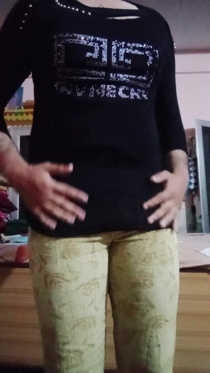 Gaurisissy: Indický gay crossdresser gaurisissy lisování a hraní s jejími velkými...