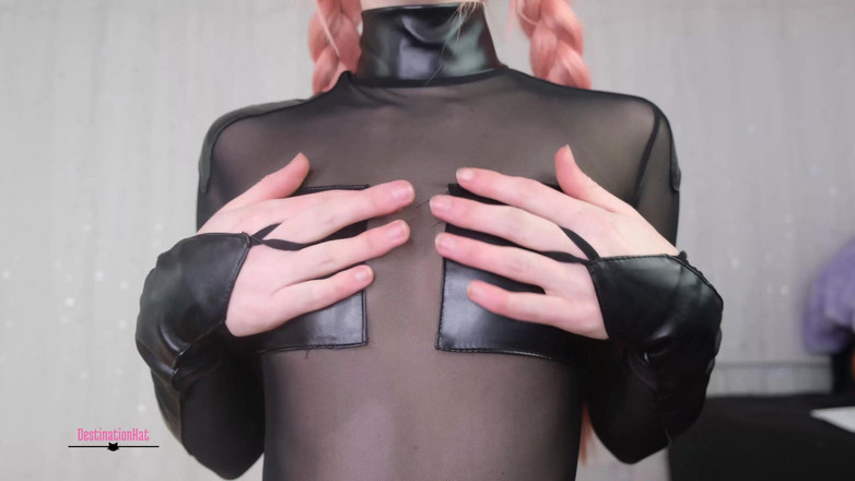 Destination Kat: Glanzende bodysuit Joi