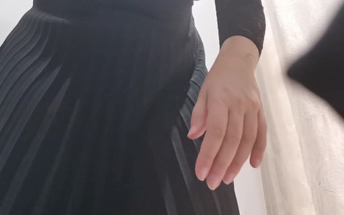 Nicoletta Embassi: Madrastra italiana gordita te lleva a una tienda de ropa...