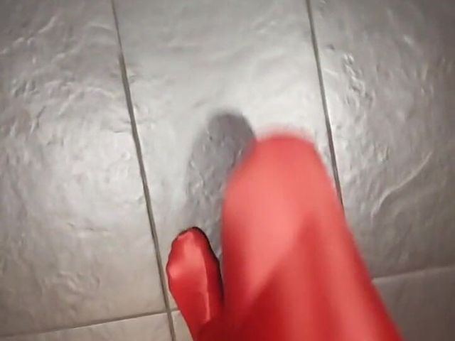 Someone Bought Me Red Tights) I Like It) (Ginna Gg)
