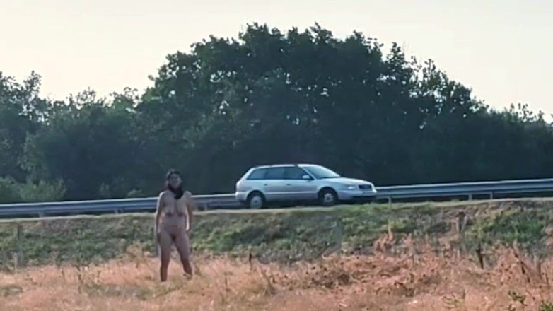 Za Za: Summer Walk of the Slave Tih