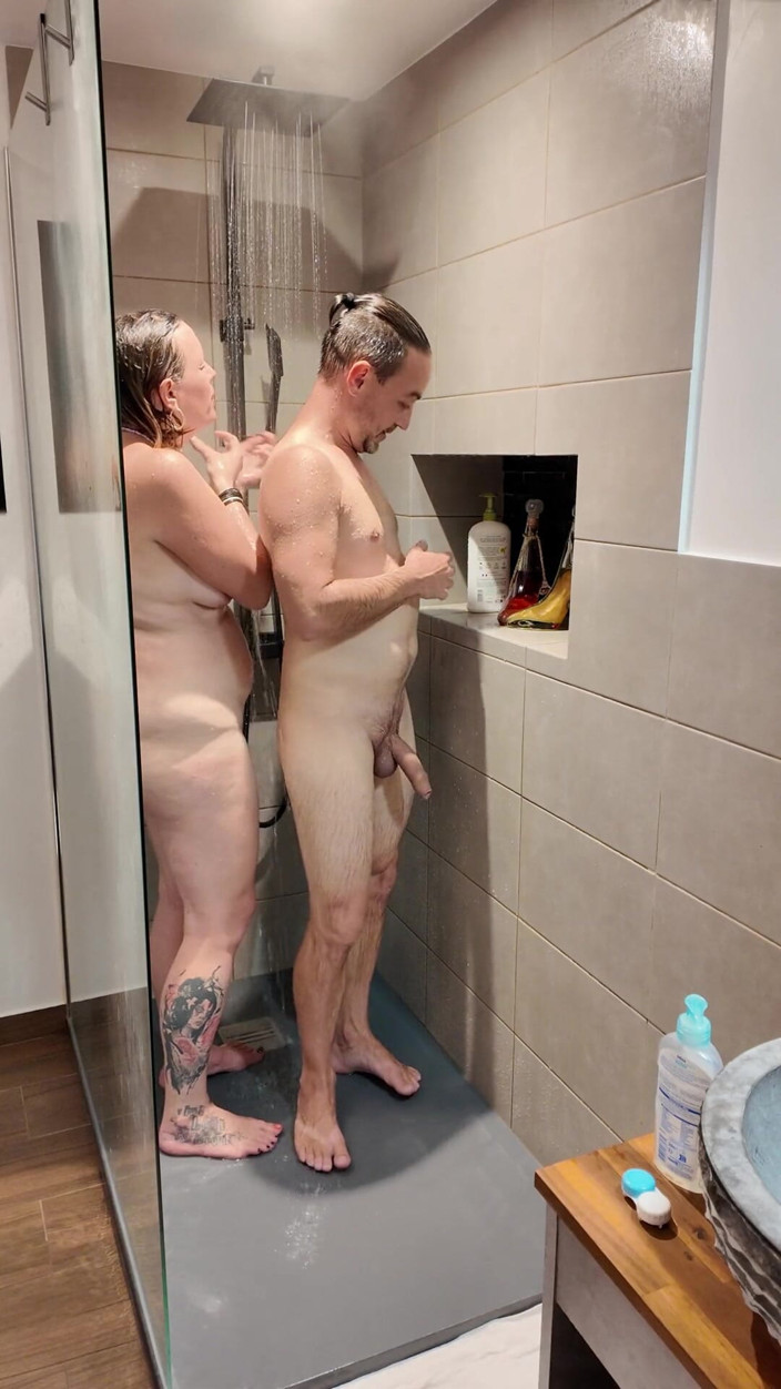 Sexymarghot: 夫と恋人は食事の前にシャワーを浴びます
