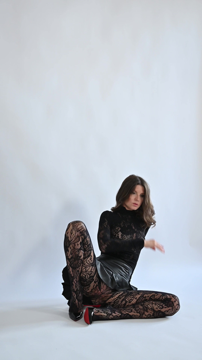 Gina Gerson: Bts solo Elegant 3