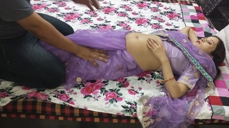 Indian Muslim Couple: インドの妻の魅惑的な魅力 夫は目を離せない