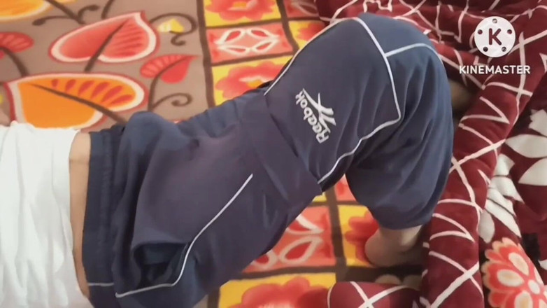 Desi__Panda: मेरे सीधे दोस्त सुबह लकड़ी का बड़ा नॉनस्टर लंड पहली बार मैं उसे हाथों से चुदाई देता हूं