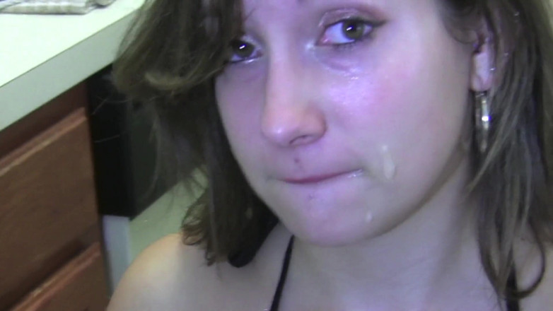 Real Amateur Sluts: Maid Lexi Luv provides facial cleaning!