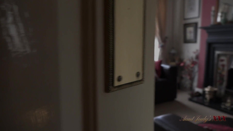 Aunt Judy's XXX: MosterJudysXXX - Din bystiga professor Fru Josephine James suger din kuk...