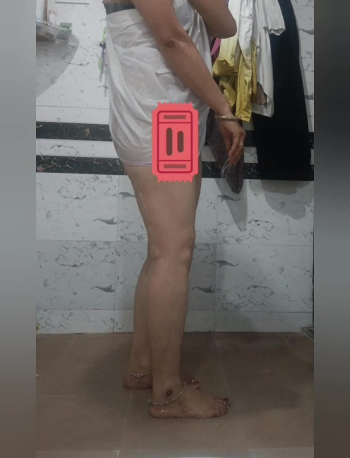 Priyahot77: Priya bhabhi xoa bóp đít bự