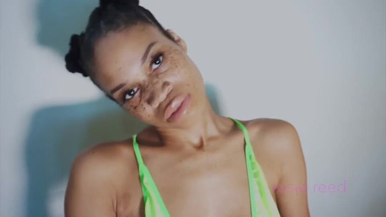Rosie Reed: Stretch &amp;throat fetisch (standard definition)