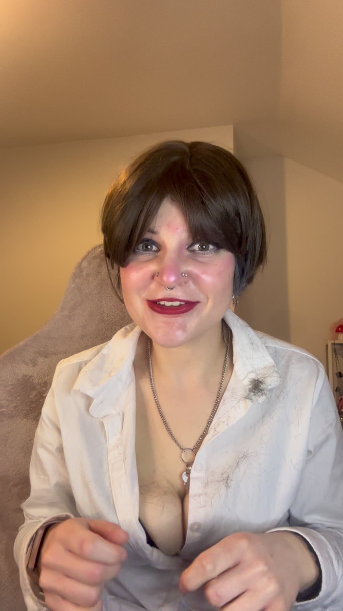 Bigtiddygoth: Katastrofa při stříhání vlasů: od svůdných zámků po nerovnovážný Bob