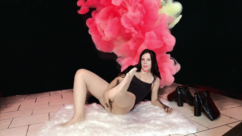Bergami Melissa: Jerk off to My Flesh-colored Nylons