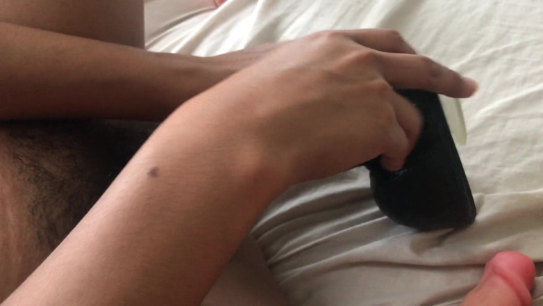Parejitafeliz8: Fucking a huge black toy!