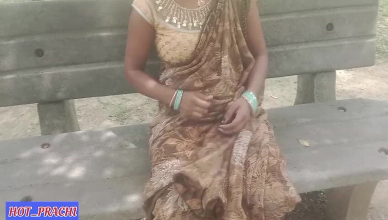 Hot prachi: Pueblo hermoso de india en apretado coño al aire libre...