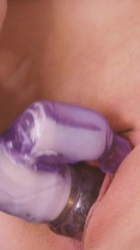 Las Chicas Quieren 3_brunette Escena De Sexo Con Un Gran Culo En Lencería Disfruta Usando Su Consolador Solo Hasta El Orgasmo