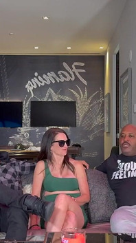 Orta yaşlı seksi kadın Suzanne Holly ile Milfcandy Podcast, Trucifer, Mrflourish