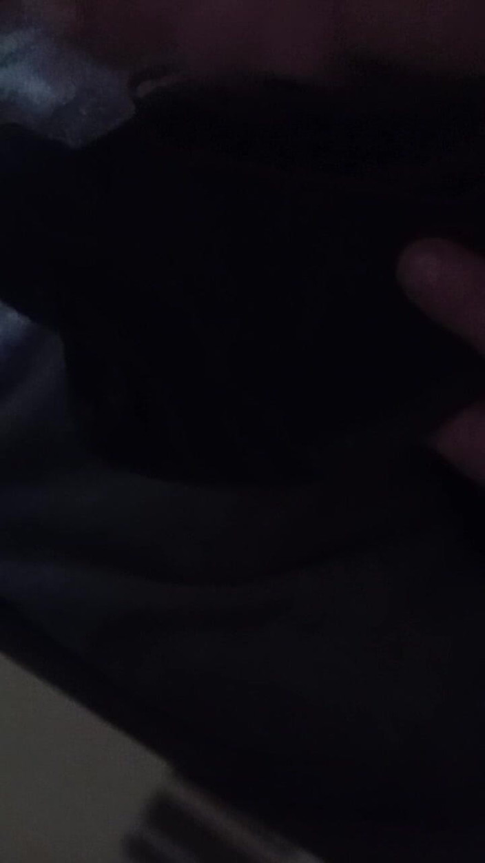 Cuminpanties22: Gruesa corrida en mis amigos negros empujando hacia arriba sujetador