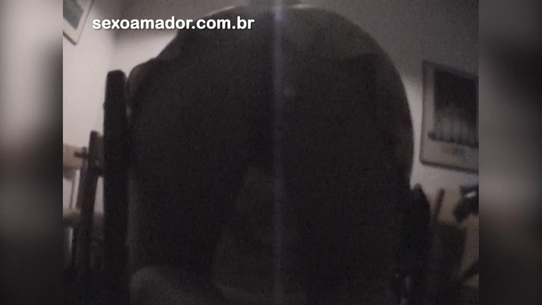Amateurs videos: Shy brunette initially says no, but lets boyfriend film her...