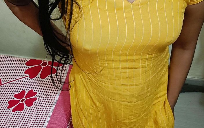 Sakshi Pussy: Indická sexy desi služka kundička šuká s majitelem pokoje