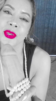 Delicious MILF Fucks with a Big Cock and Her Pearl Necklace!