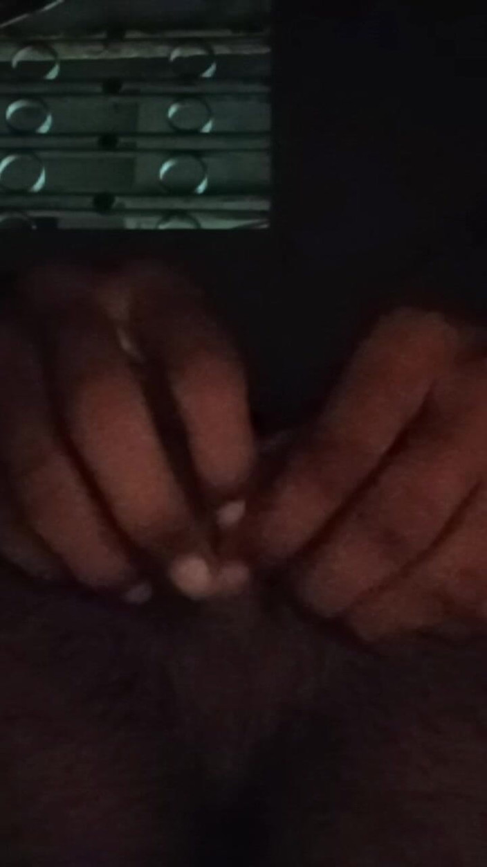 Arvind6355: M-am masturbat și am căzut noaptea. Fratele vitreg